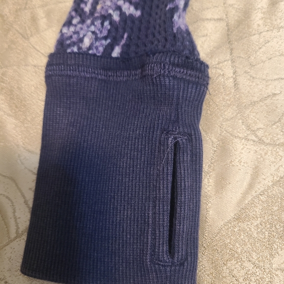 We The Free Navy and Lavender Floral Waffle Knit Top Size Small. - Picture 5 of 5